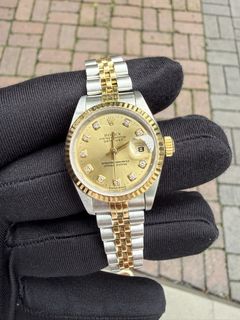 (Category: ) located in . Submitted by ninety_one_timepiece (Listing ID 1468080826, Image 1). Description: .