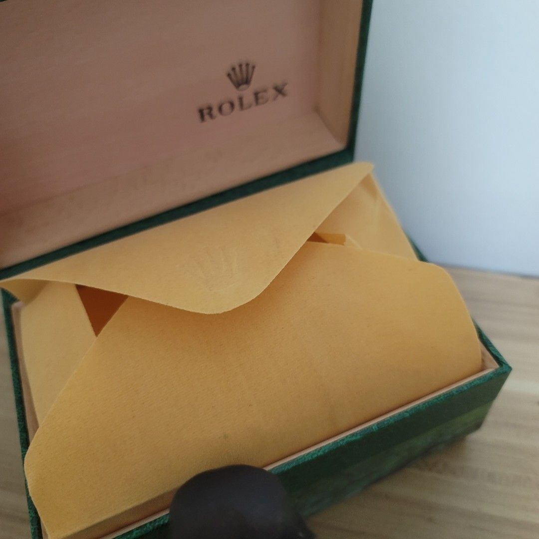 Rolex Oyster Watch Box with Outer Box and Pouch (Category: Luxury Watches) located in Pasig City. Submitted by bunny.bella (Listing ID 1468233811, Image 3). Description: Presentation box only Good as new.