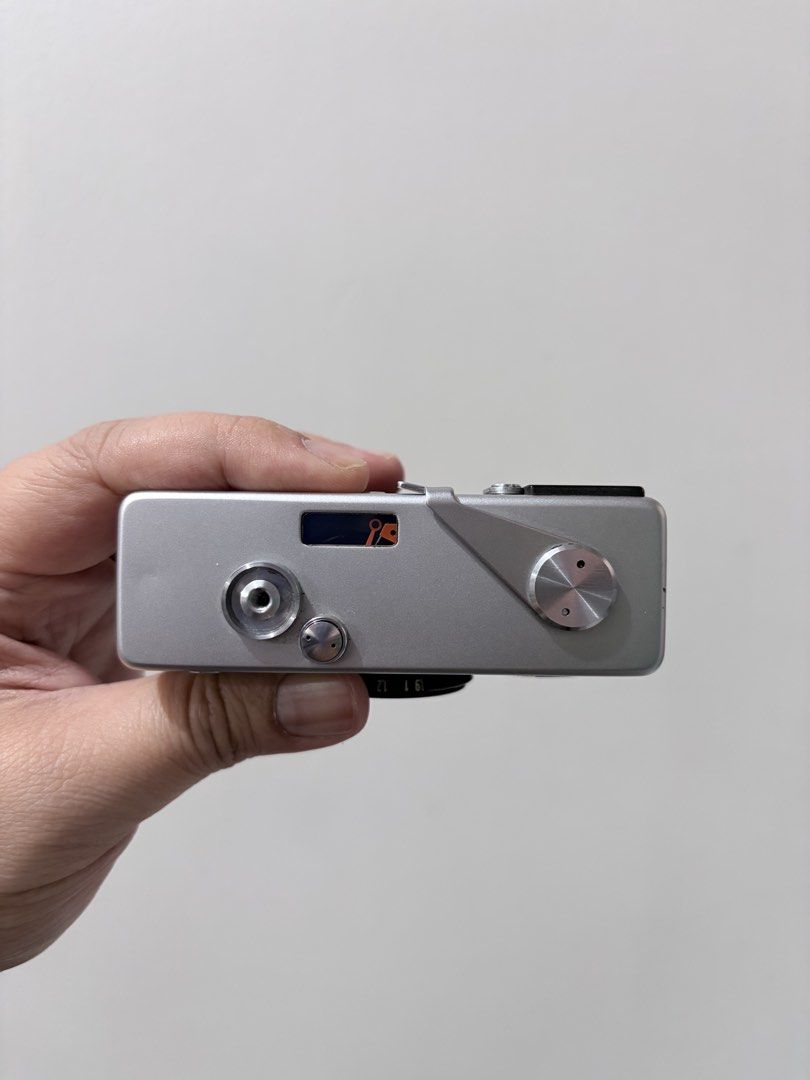 Rollei 35 (Singapore Version) (Category: Cameras) located in San Juan City. Submitted by vitfrancesco (Listing ID 1468085793, Image 2). Description: For Sale: Rollei 35 (SG Version) ***Please read description.*** Condition: Good working condition. Clean. Everything looks ok. Cosmetics: 9/10 Price: P23,999 Trade-in value: 28k ***Selling as-is. Test the mechanicals before paying. ***I accept only Fujifilm cameras and lenses. Inclusions: Wrist strap