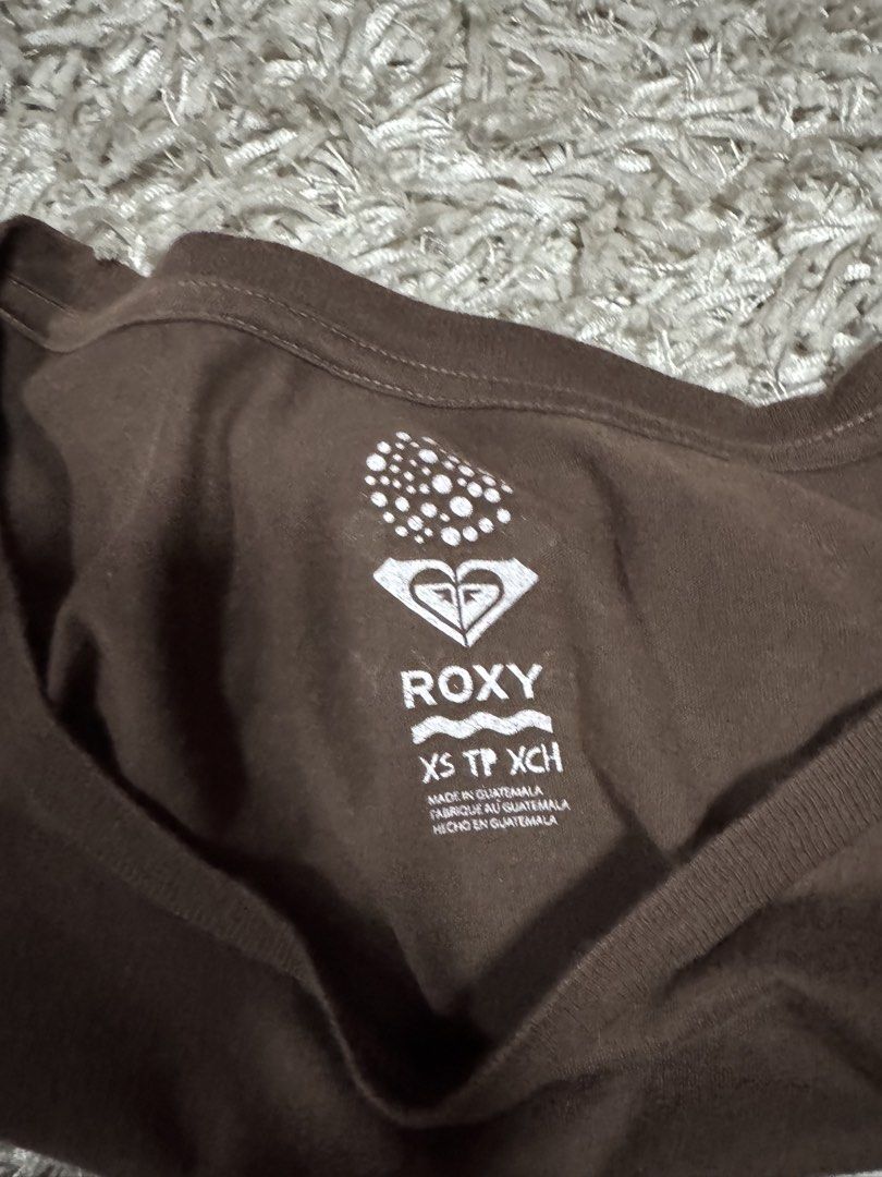 Roxy (Category: Shirts) located in Tumpat. Submitted by deqla2727 (Listing ID 1468064931, Image 3). Description: Roxy saiz Xs pit 15 lbuh 23 bhu 13 cndn9/10 call,wsap0129636410 c23.