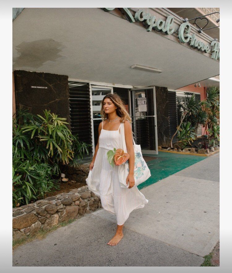ROXY QUIKSILVER USA MAXI DRESS (Category: Dresses) located in Marikina City. Submitted by minimalistmanila (Listing ID 1468173082, Image 3). Description: Roxy Flowy white maxi dress with embroidery and lace trim. Large. From USA. Worth P4,500. Features spaghetti straps, a low back with tassels. With minor stain in front. Great for beach or summer nights. Order now! .