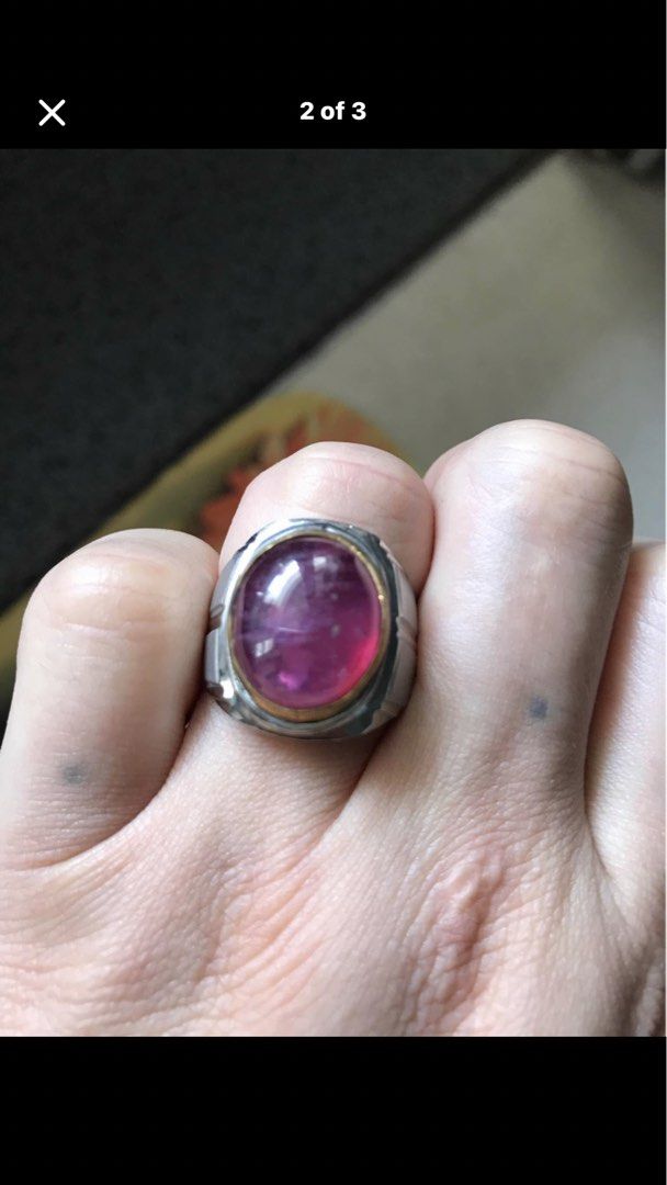 Ruby ring (Category: Jewelry) located in Singapore. Submitted by lawrencelucifer81 (Listing ID 1468205858, Image 1). Description: .
