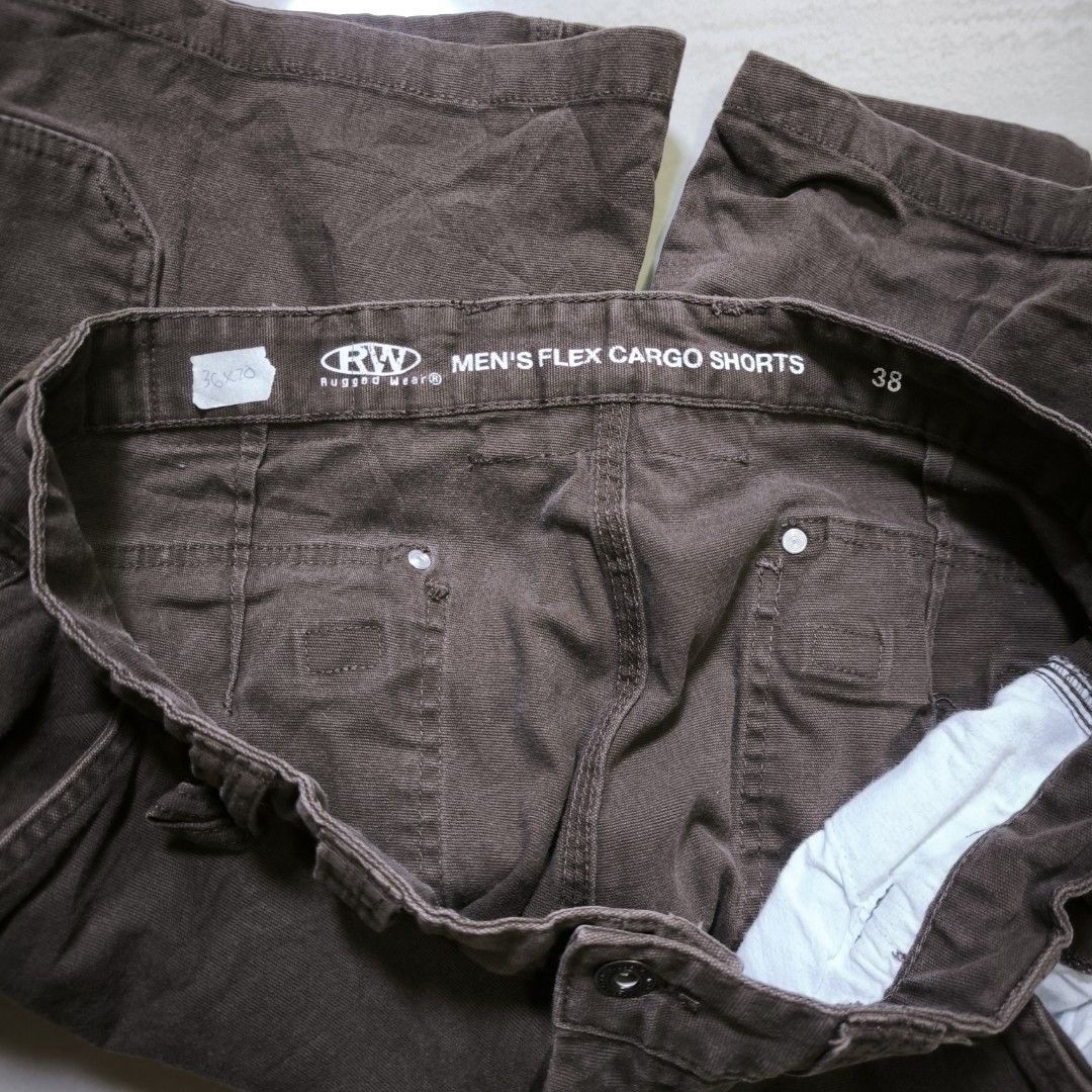 Rugged Wear Carpenter Jorts 38 (Category: Shorts) located in Guimba. Submitted by naztystuff (Listing ID 1468103623, Image 3). Description: Rugged Wear Carpenter Jorts sz 38 36-38x20 Excellent 500.