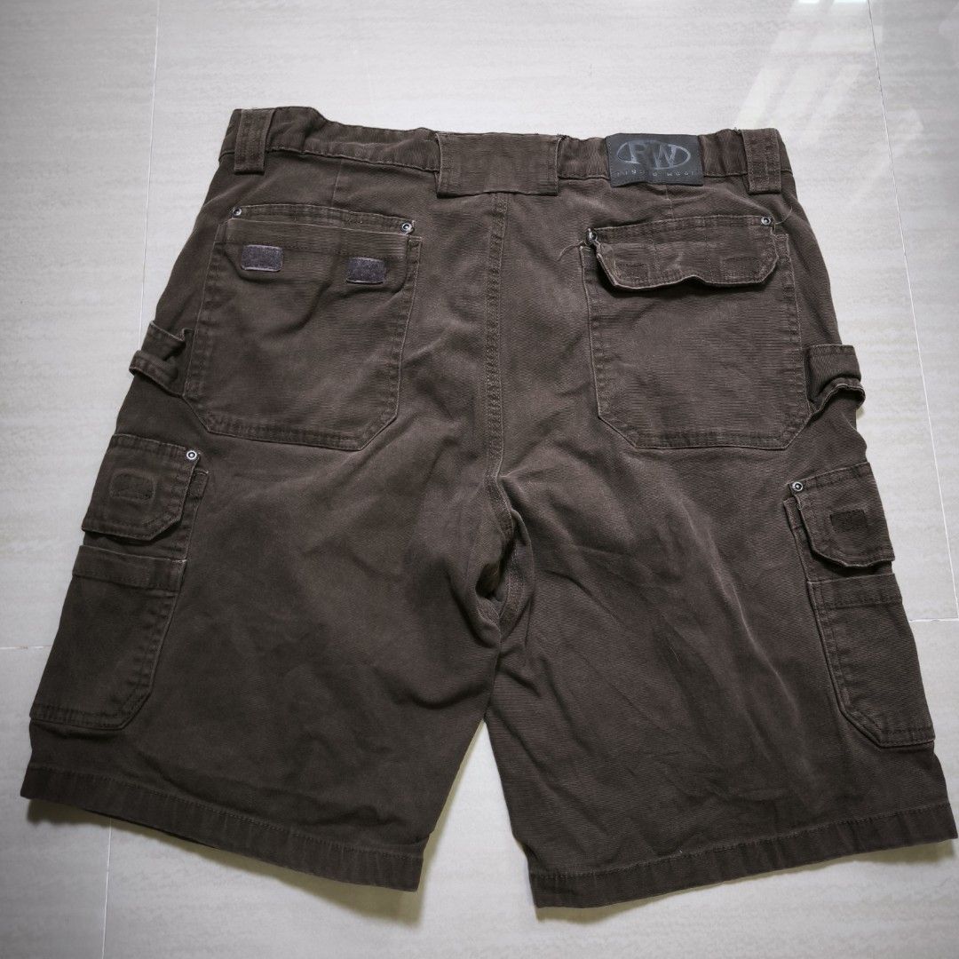 Rugged Wear Carpenter Jorts 38 (Category: Shorts) located in Guimba. Submitted by naztystuff (Listing ID 1468103623, Image 2). Description: Rugged Wear Carpenter Jorts sz 38 36-38x20 Excellent 500.