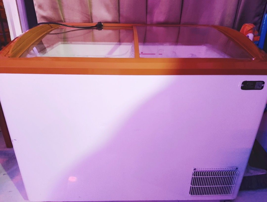 Rush sale (Category: Other Home Appliances) located in Pasay City. Submitted by djgavin13 (Listing ID 1468204883, Image 1). Description: ❄️ CHEST FREEZER FOR SALE – ₱7,000 ONLY! ❄️ 💰 Original Price: ₱23,000 🔥 Selling Price: ₱7,000 ONLY! Selling my chest freezer because I recently purchased a smaller one and no longer need this unit. ✅ Lightly Used ✅ Well-Maintained ✅ Spacious Storage Capacity ✅ Great for Sari-Sari Stores, Small Businesses, Rest