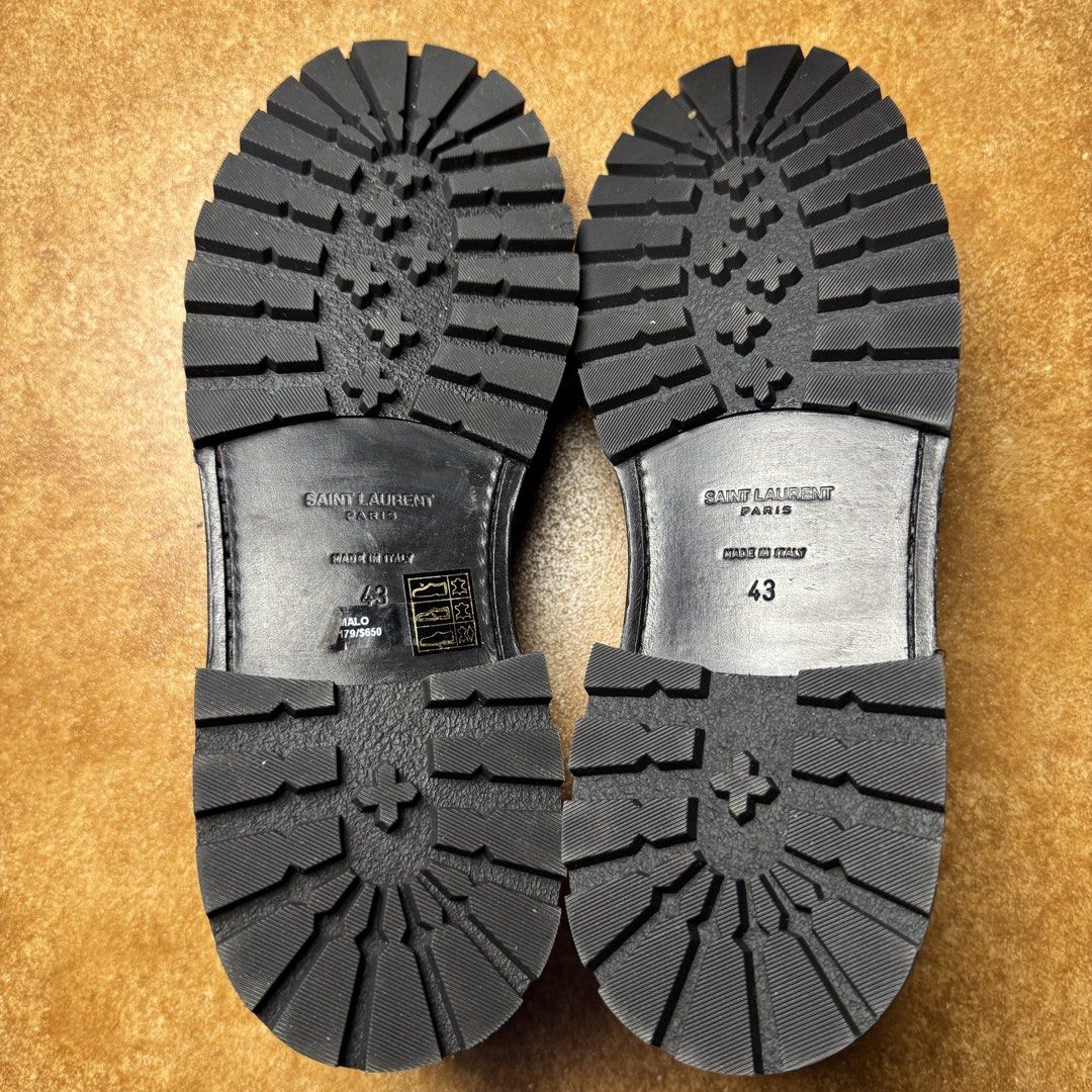 SAINT LAURENT CHUNK SOLE DERBY (Category: Casual Shoes) located in Panabo. Submitted by shoerarefinds (Listing ID 1468280469, Image 2). Description: ŚÂÌÑȚ ĻÄÚŘÈÑȚ ÇĦÛÑĶÝ ŚÒĻÈ ÐEŘBÝ SIZE: EU 43 / 10.5 US / 29 CM Good as New LOCATION: PANABO CITY, DAVAO DEL NORTE, 8105 15500 FREESHIPPING.
