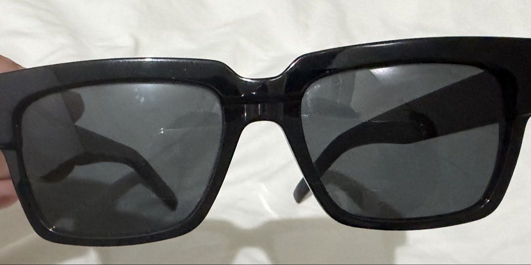 Saint Laurent SL 732 VADIM Sunglasses (Category: Luxury Accessories) located in Angeles City. Submitted by theromantic (Listing ID 1453987776, Image 2). Description: - Authentic Saint Laurent sunglasses - Model: SL 732 VADIM - Color: Black frame with grey lenses - Includes original Saint Laurent case - Versatile for everyday or evening wear - Selling as is - purchase in YSL Milan, April 2025.