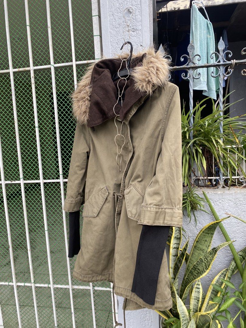 Salad fur jacket (Category: Activewear) located in Las Pinas. Submitted by mark2k05 (Listing ID 1468173607, Image 3). Description: No issue.