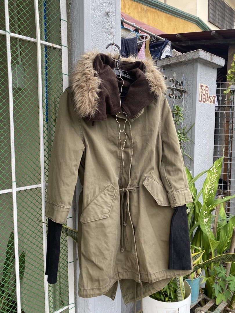 Salad fur jacket (Category: Activewear) located in Las Pinas. Submitted by mark2k05 (Listing ID 1468173607, Image 2). Description: No issue.