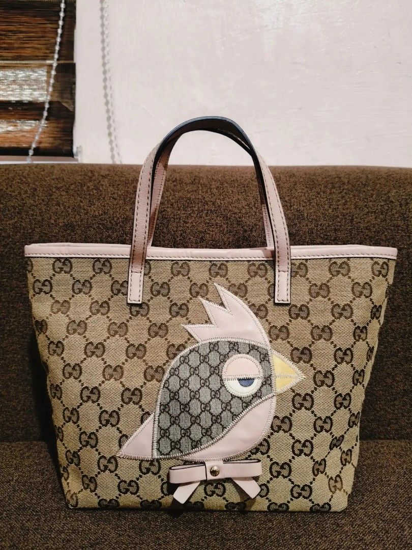 Sale! GUCCI Small tote (Category: Shoulder Bags) located in Cabuyao City. Submitted by secondhand.shop.ph (Listing ID 1468191536, Image 1). Description: Sale❗️Sale❗️Sale❗️ G U C C I Almost new Small Canvas & genuine leather trim 📌First to pay.