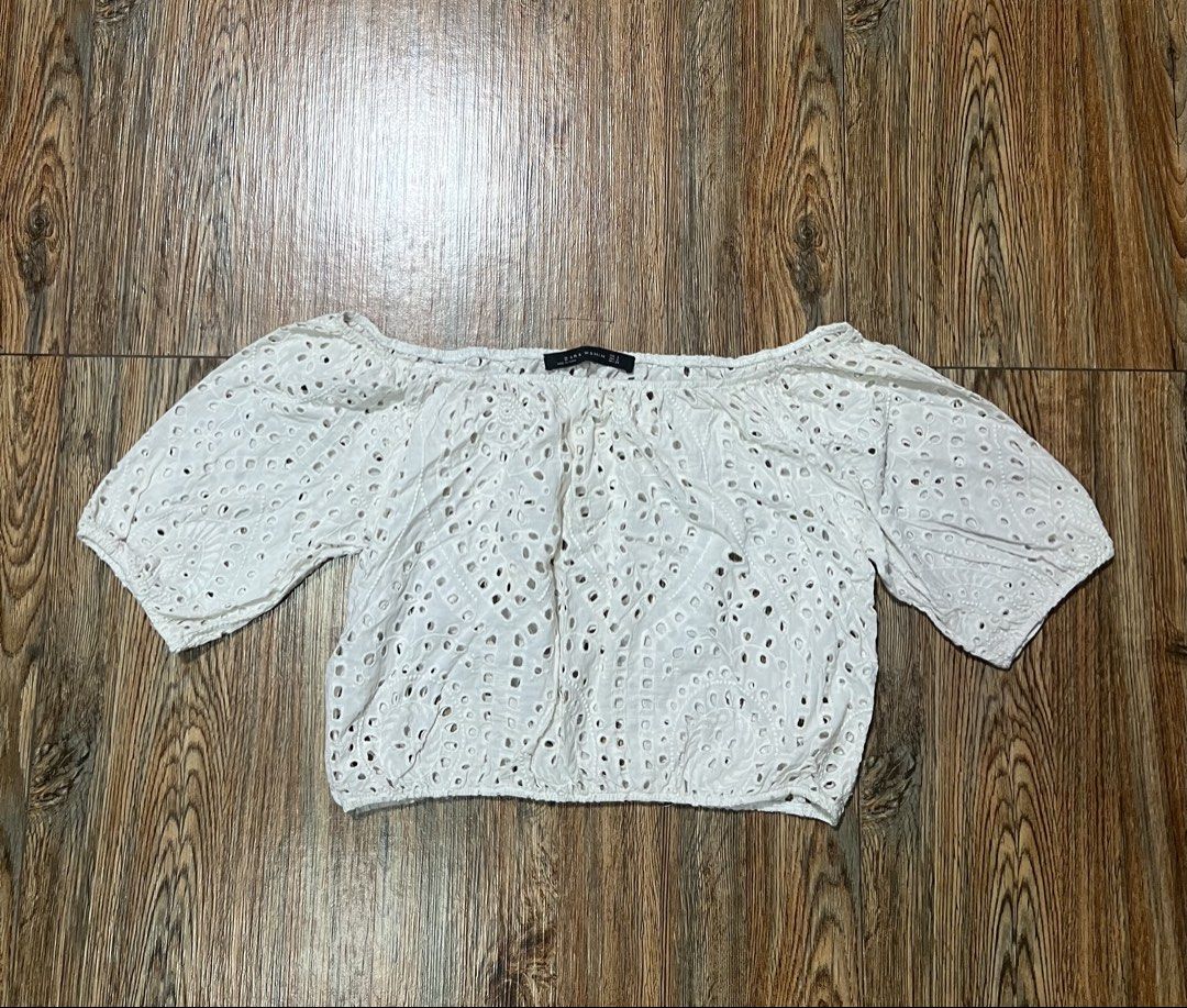 Sale‼️ zara eyelet (Category: Blouses) located in San Jose del Monte. Submitted by senorita_wella (Listing ID 1468072498, Image 2). Description: Need wash.