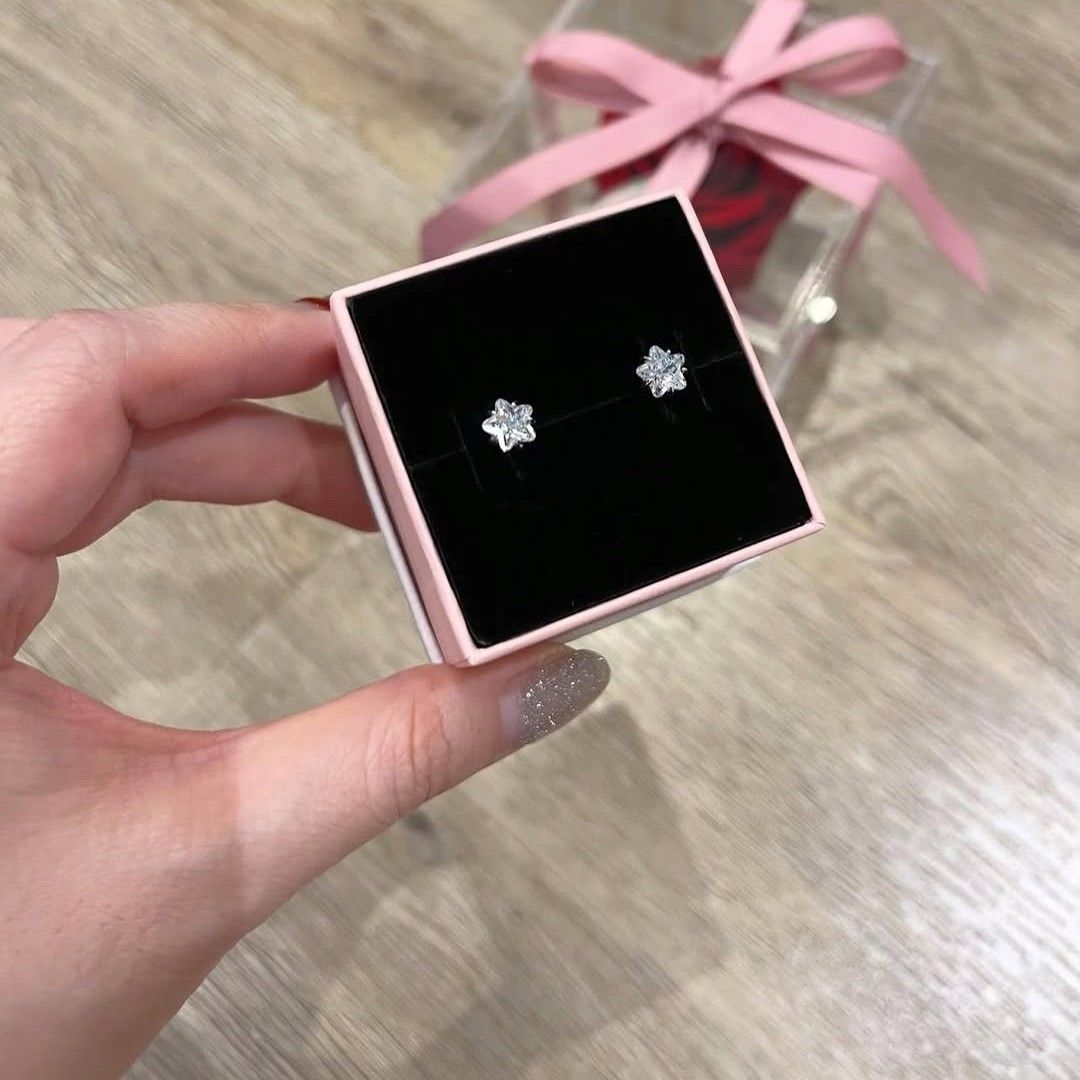 SALE❗Pandora Celestial Sparkling Star Stud Earrings (Category: Earrings) located in Manila. Submitted by badaloves_u (Listing ID 1468129941, Image 2). Description: - 💯 Authentic Pandora with Authenticity ALE marks - FREE Box and Paper bag 🛍️ - ✨ FREE Cleaning to any Pandora Store 🛵 LALAMOVE courier for same day delivery 🚚 J&T provincial courier.