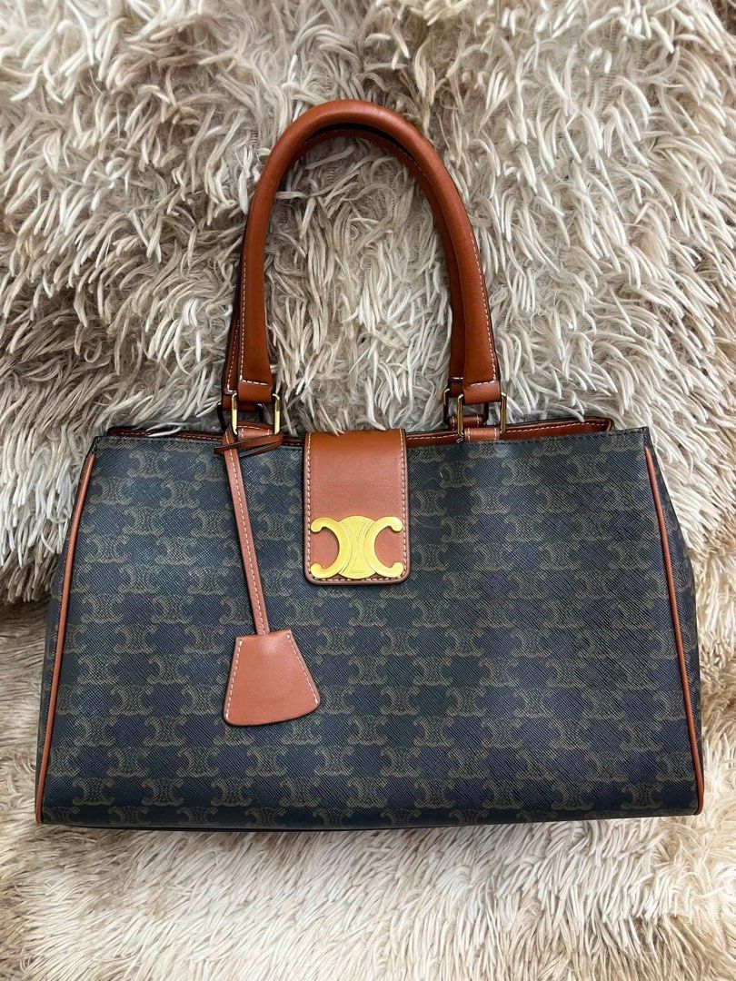 Sale‼️Preloved Celine Canvas Triomphe (Category: Luxury Bags & Wallets) located in Manila. Submitted by bagsandshoesmanymore (Listing ID 1468221349, Image 1). Description: Preloved Celine Triomphe Size 38 Before 14,500 What you see is what you get Please read before you order 👉🏻❗️Payment first before shipping ❗️Cut off time of payment 11am sameday delivery ❗️NO MEET UP / NO PICK UP ❗️ORDER CANNOT BE CANCELLED ❗️PLEASE DON’T BUY IF YOU ARE IN DO