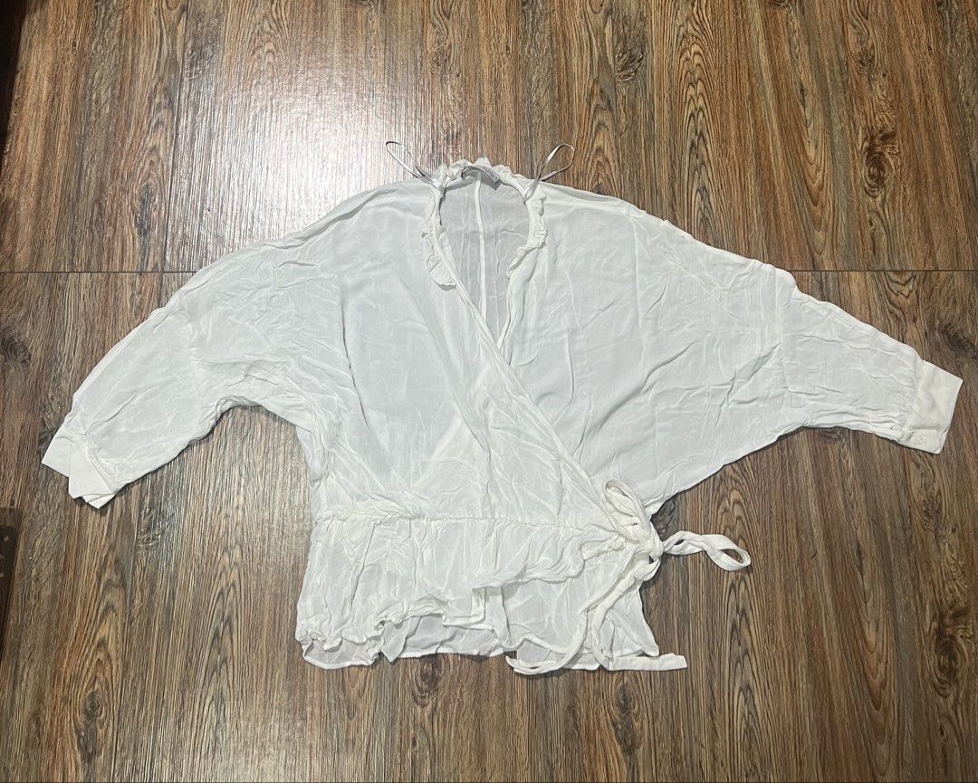 SALE‼️zara top (Category: Blouses) located in San Jose del Monte. Submitted by senorita_wella (Listing ID 1468071368, Image 1). Description: .
