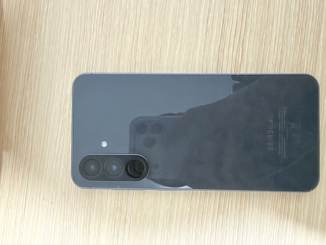 Samsung A56 5g (Category: Samsung) located in Manila. Submitted by kainahhbb (Listing ID 1468239645, Image 2). Description: Reposting :) RUSH Lp na to. No more haggling pls No issue, signs of usage lng sa screen(onting gasgas) since matagal natanggal screen protector and d lang din nagagamit Bought from middle east 14k above to sa mga cellphone shop 😙.