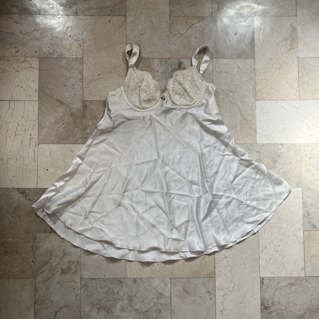 Satin sleepwear (L) (Category: Undergarments & Loungewear) located in Cebu City. Submitted by sammaemendoza (Listing ID 1468168138, Image 1). Description: .