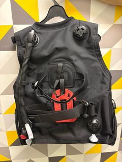 （分類：）位於 。 由 NRT373 提交（商品編號 1468169394，圖片 1）。簡介： 。