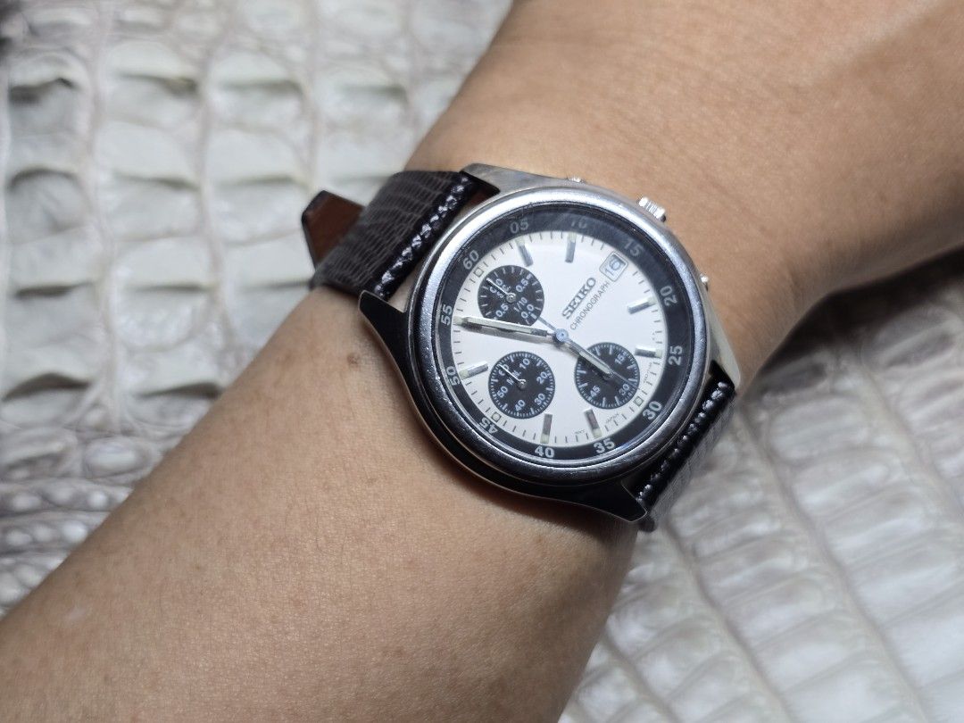 Seiko Panda quartz (Category: Luxury Watches) located in Manila. Submitted by strapsnskins (Listing ID 1468154002, Image 1). Description: •Rare seiko panda quartz. V657-7100 Please see pictures for the very nice condition of the watch. •Comes with a brand new hand crafted Lizard skin leather strap. •Negotiable sa sure buyer. Manila Area lalamove or grab..