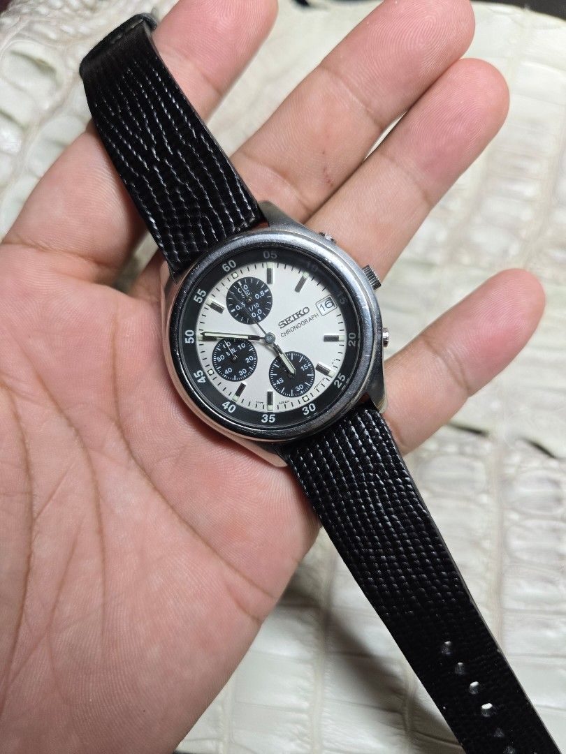 Seiko Panda quartz (Category: Luxury Watches) located in Manila. Submitted by strapsnskins (Listing ID 1468154002, Image 2). Description: •Rare seiko panda quartz. V657-7100 Please see pictures for the very nice condition of the watch. •Comes with a brand new hand crafted Lizard skin leather strap. •Negotiable sa sure buyer. Manila Area lalamove or grab..