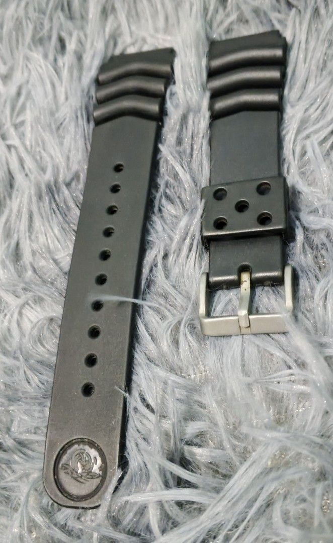 seiko rubber bracelet size 22mm (Category: Men's Watches) located in Magalang. Submitted by trendz67271 (Listing ID 1468158904, Image 1). Description: like new size 22mm.