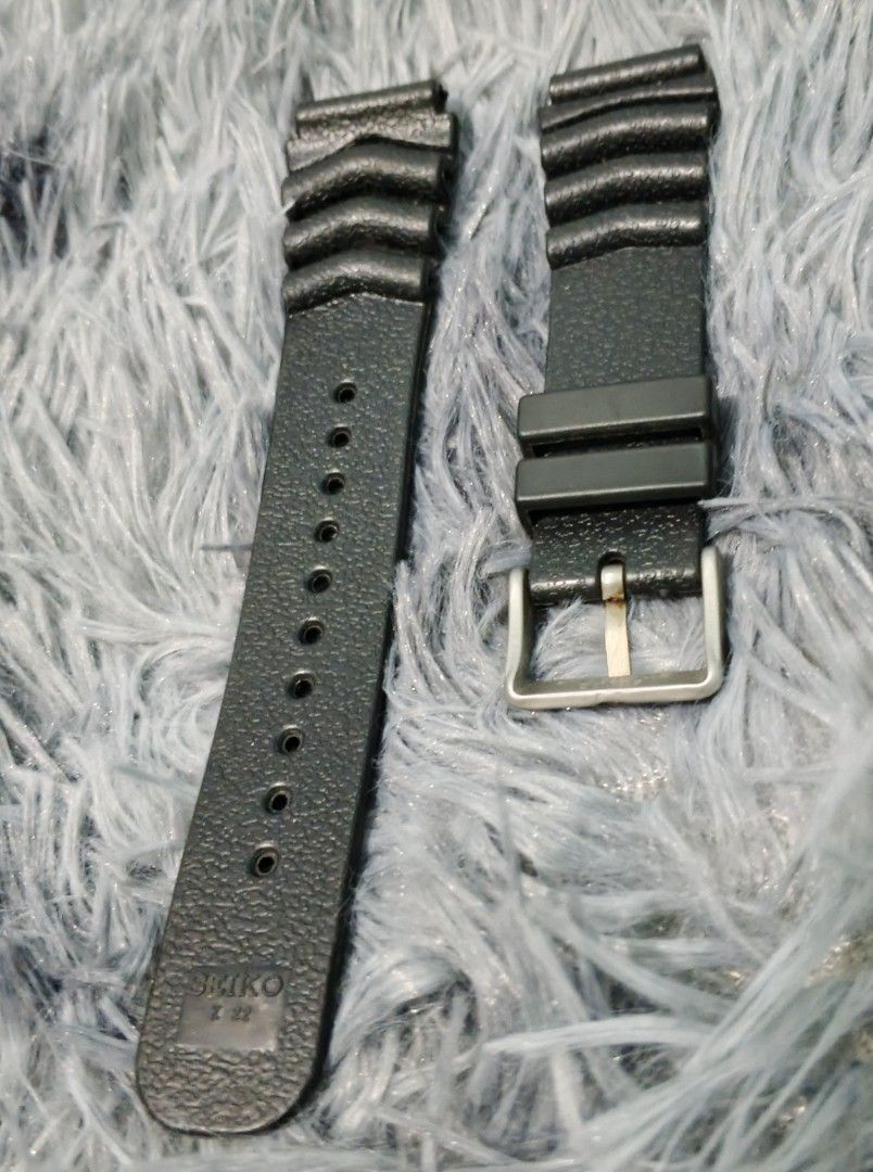 seiko rubber bracelet size 22mm (Category: Men's Watches) located in Magalang. Submitted by trendz67271 (Listing ID 1468158904, Image 2). Description: like new size 22mm.