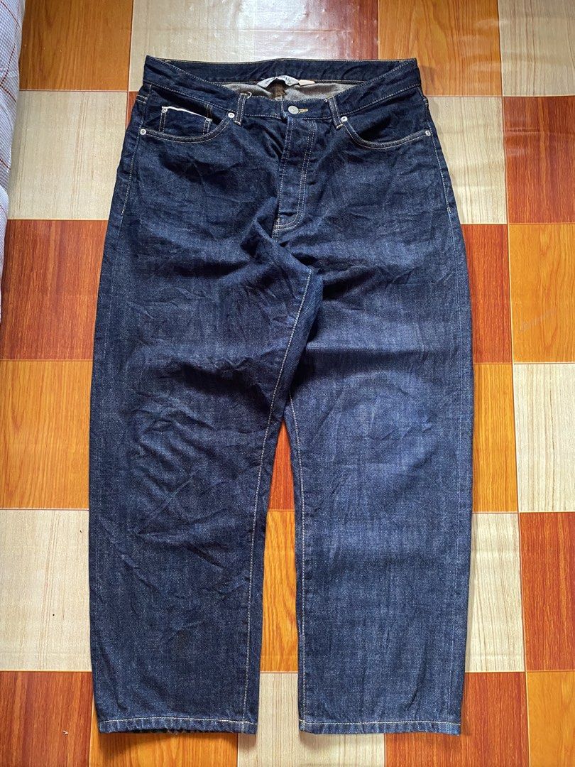 Selvedge Denim (Category: Jeans) located in General Santos City (Dadiangas). Submitted by paellwq (Listing ID 1468066536, Image 1). Description: Uniform Bridge Co. - Deep Indigo Selvedge Raw Denim waist : 34 inches length : 39 inches thigh : 14 inches hem : 8.5 inches good condition- nine point five out of ten color rate featuring unexposed botton fly - with selvedge blue line need wash! + Shipping Fee.