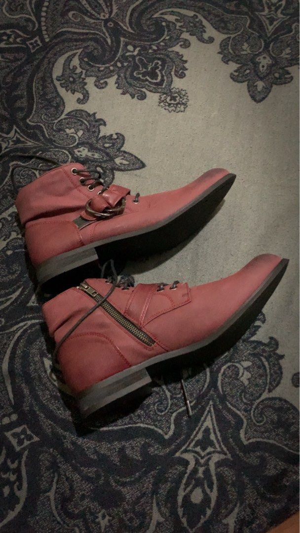 Semantic design (Category: Boots) located in Aloran. Submitted by cowskin_927 (Listing ID 1468175661, Image 2). Description: Semantic design Size Large fit 43/44 Excellent condition No issue bought japan surplus.