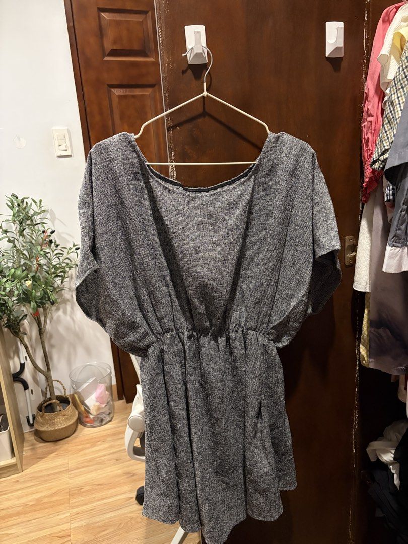 Semi Formal Dress (Category: Dresses) located in Angeles City. Submitted by astravintage (Listing ID 1468136568, Image 2). Description: Gray dress mini with zipper sa likod super nice Fits small to medium.