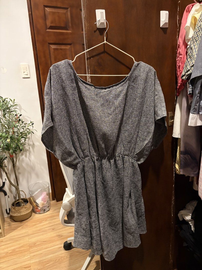 Semi Formal Dress (Category: Dresses) located in Angeles City. Submitted by astravintage (Listing ID 1468136568, Image 1). Description: Gray dress mini with zipper sa likod super nice Fits small to medium.