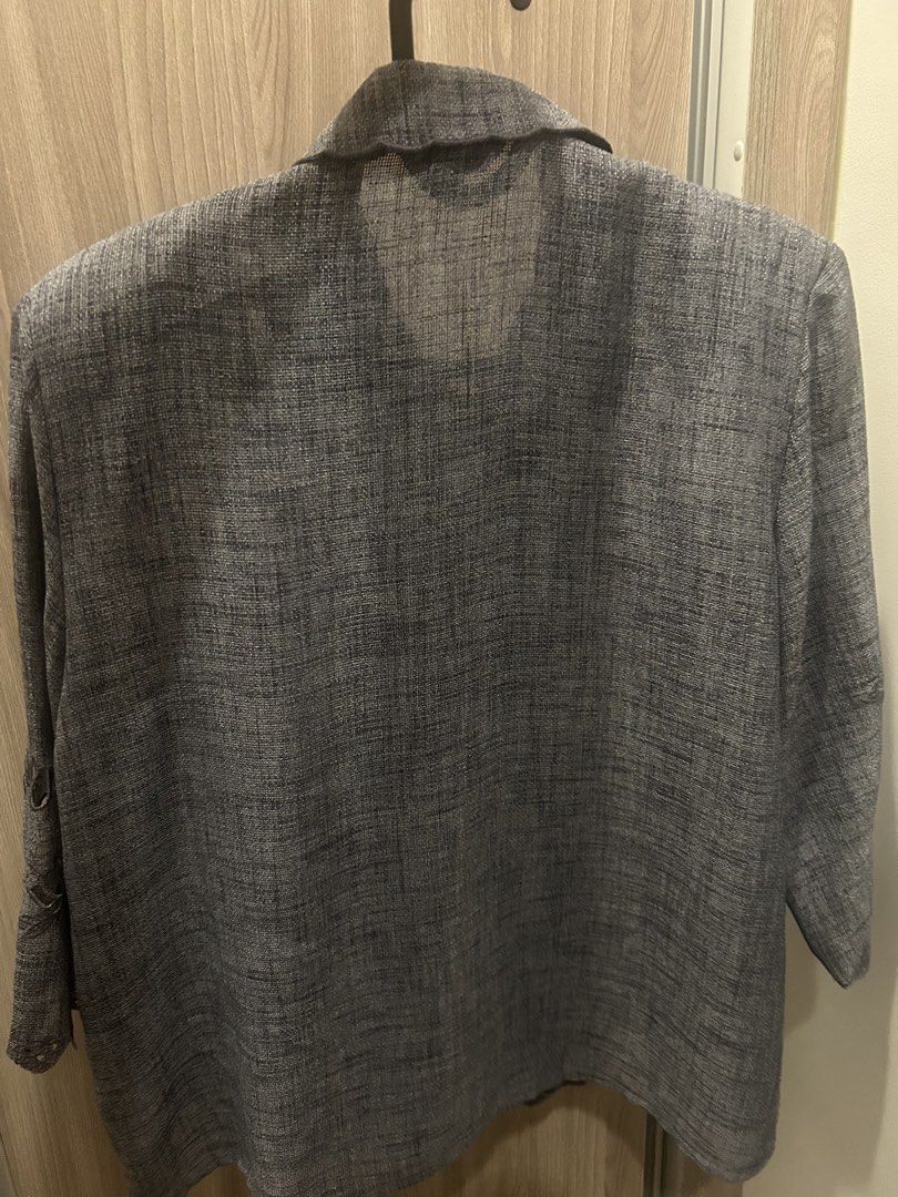 Semi Formal women blouse (Category: Blouses) located in Binan City. Submitted by carol2829 (Listing ID 1468227382, Image 3). Description: Semi formal blouse need inner fits large siz .