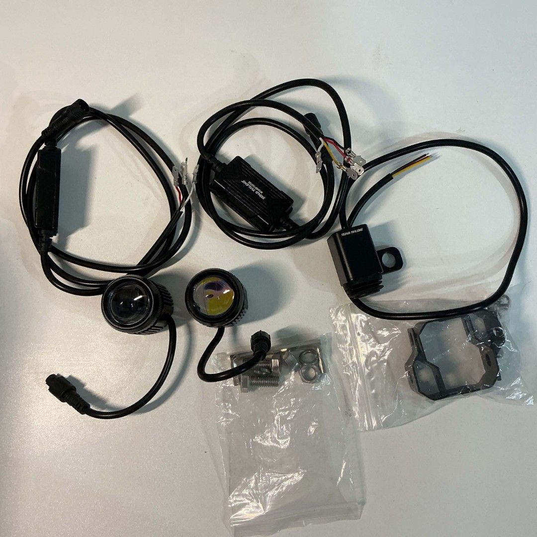 Senlo M1 LED driving light + switch (Category: Other Motorcycles Parts and Accessories) located in Manila. Submitted by luwii0 (Listing ID 1468232853, Image 1). Description: brandnew never nakabit sa motor natambak lang sa bahay with switch can do meet up and grab or lalamove .