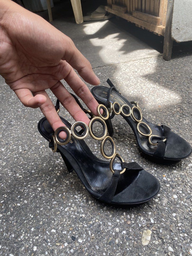 Sergio rossi black (Category: Sneakers & Footwear) located in Las Pinas. Submitted by mark2k05 (Listing ID 1468169158, Image 1). Description: Size 37.5 .
