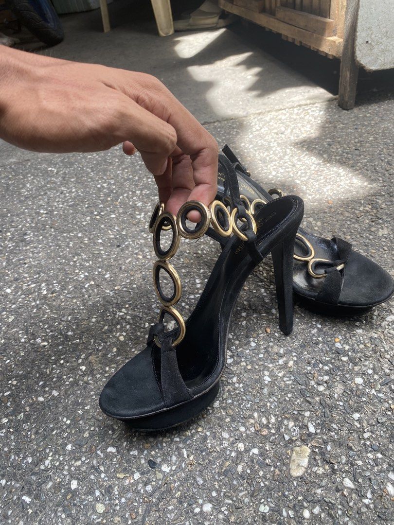 Sergio rossi black (Category: Sneakers & Footwear) located in Las Pinas. Submitted by mark2k05 (Listing ID 1468169158, Image 2). Description: Size 37.5 .