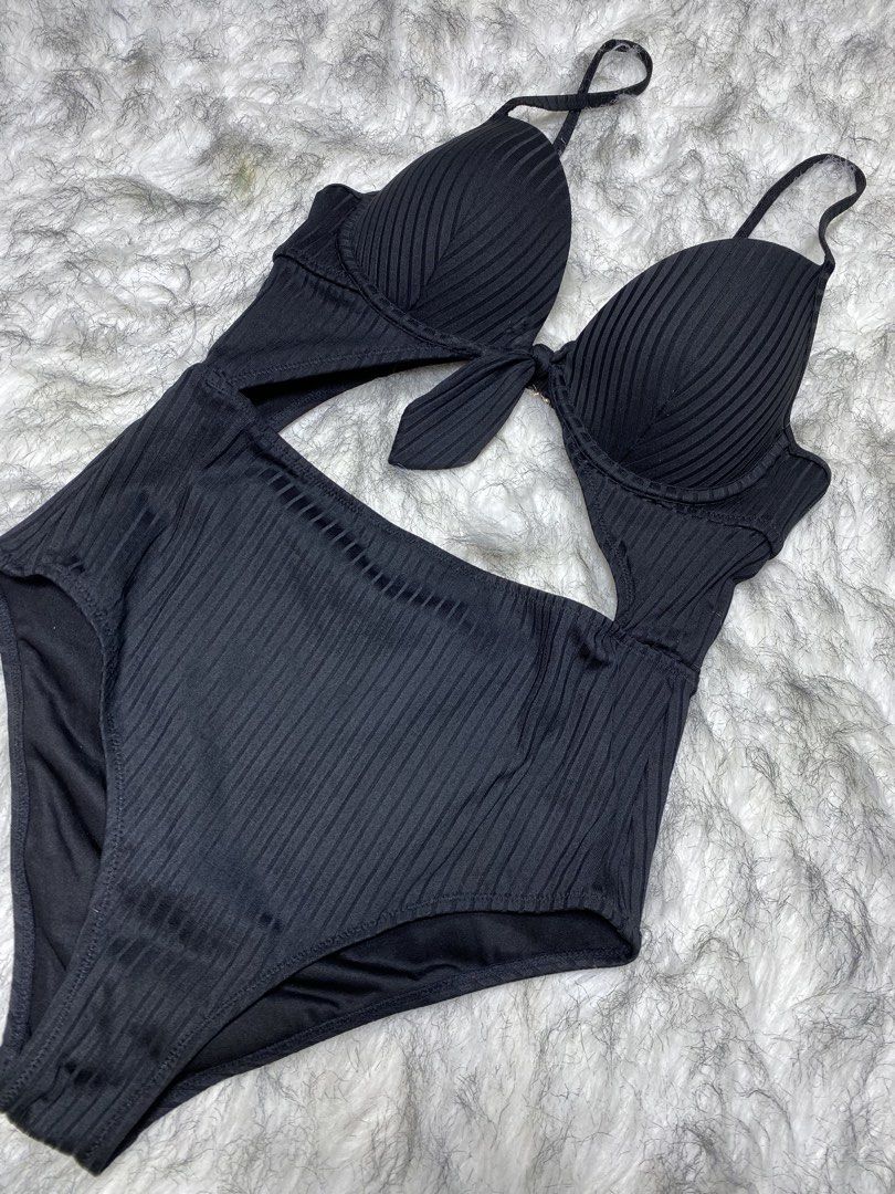 Shade & shore swimsuit (medium) (Category: Bikinis & Swimsuits) located in Manila. Submitted by csjlgen (Listing ID 1468142368, Image 3). Description: .