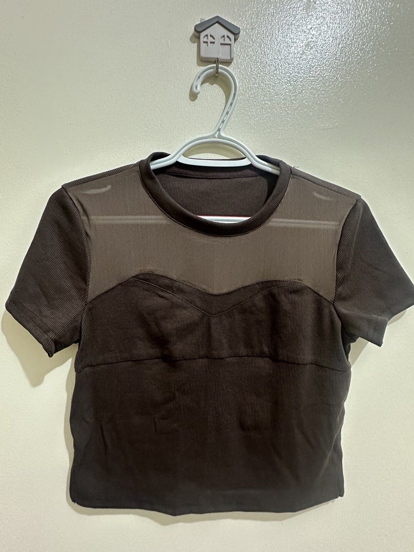 SHEIN Brown Short Sleeve Mesh Panel Crop Top (Category: Shirts) located in San Fernando. Submitted by reiss0 (Listing ID 1468132043, Image 1). Description: Hi! I’m trying to declutter clothes as I lost some weight –mostly large. SHEIN Large Mesh Crop Top Feel free to hmu if u want exact measurements and more photos. Thank you!.