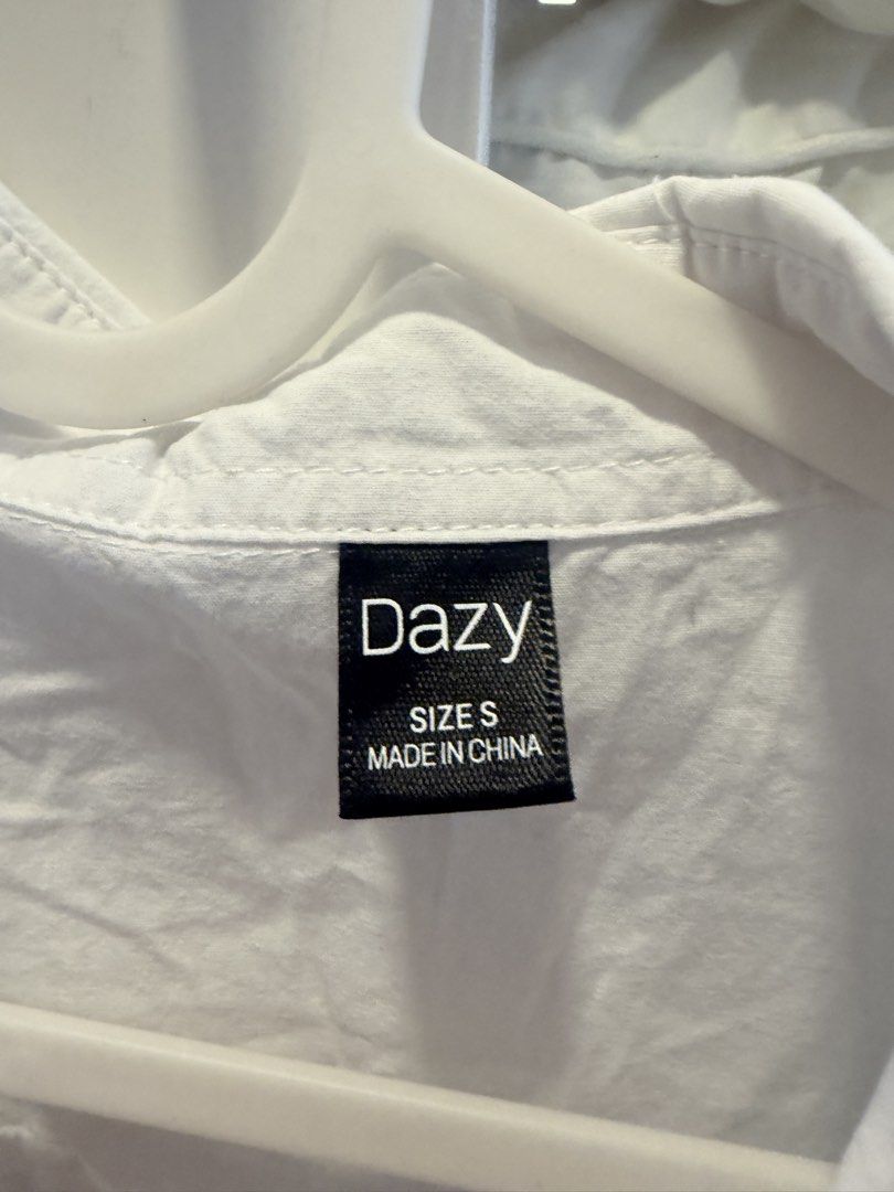 Shein longsleeves white (Category: Longsleeves) located in Quezon City. Submitted by destashingmycloset (Listing ID 1468108157, Image 2). Description: .
