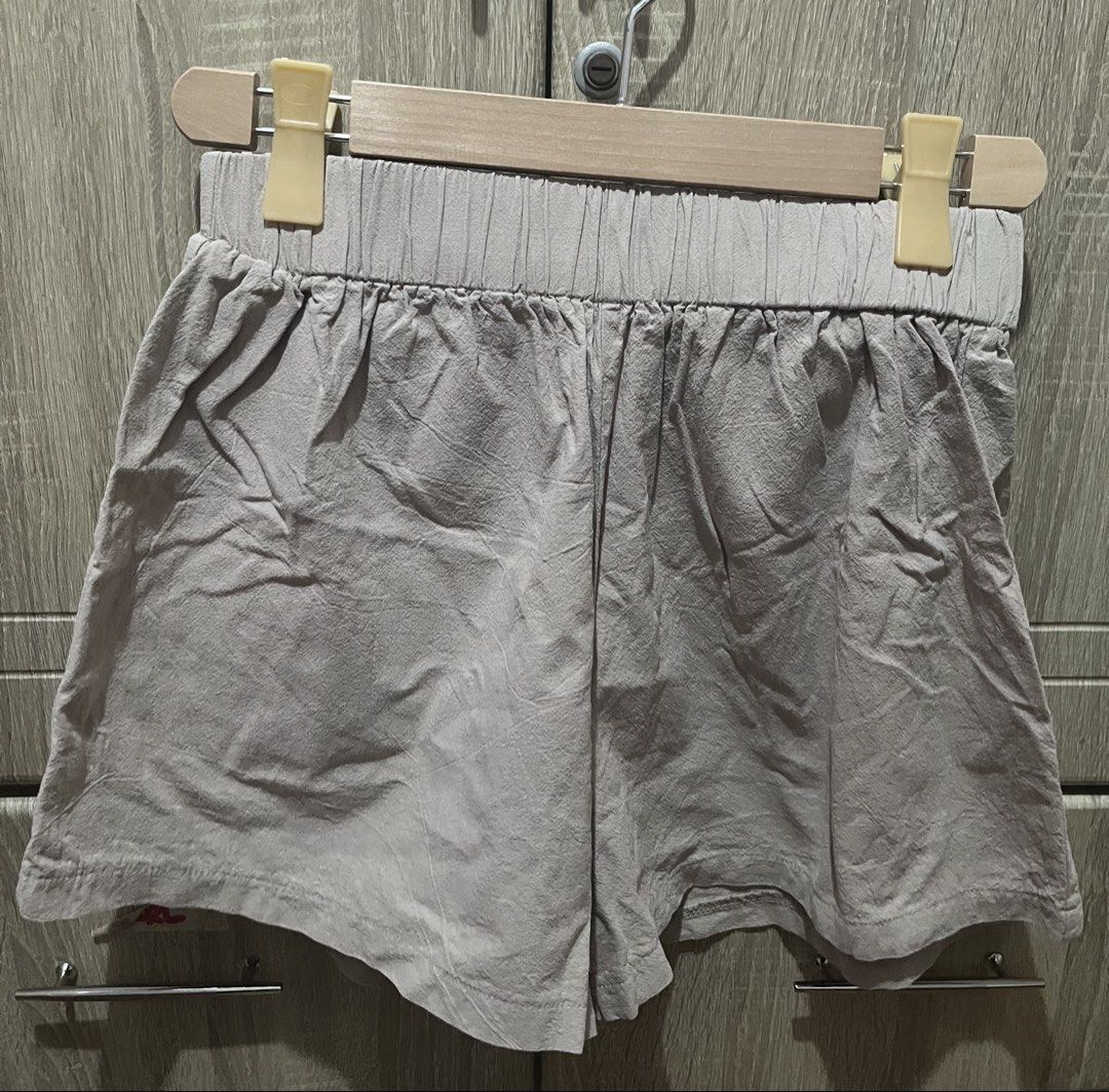 Shein Set (Category: Sets or Coordinates) located in Cavite. Submitted by mainestreams (Listing ID 1468145633, Image 2). Description: Shein set, box size Brand new, never used, but already washed Tagged Small, but the boxy fit can accom up to Med - Large Sf - 95.