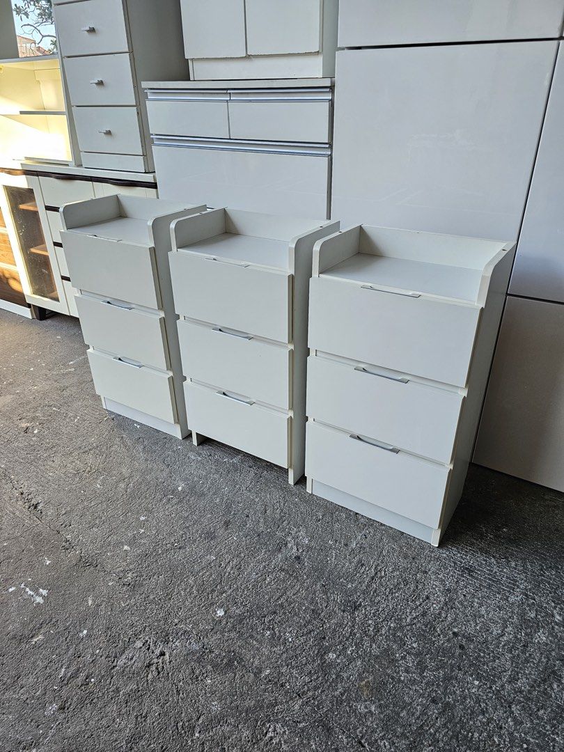 Side Drawers (Category: Shelves, Cabinets & Racks) located in Quezon City. Submitted by ledamadel (Listing ID 1468060492, Image 2). Description: Side Drawers ‼️₱2,800 each‼️ ✔️ L-17.5 H-33.5 W-11.5 inches 📐 ✔️3 Drawers 🗄 ✔️Compress & Plywood Back 🪵 ✔Scratches As-is! 👌 Location: 40 Aplaya St Napocor Vill. Tandang Sora Quezon City. For inquiry please Pm us or Call. 09066885859 Please like our page thanks! 👇👇👇👇 KMA O’shop #japansurplus #kmao
