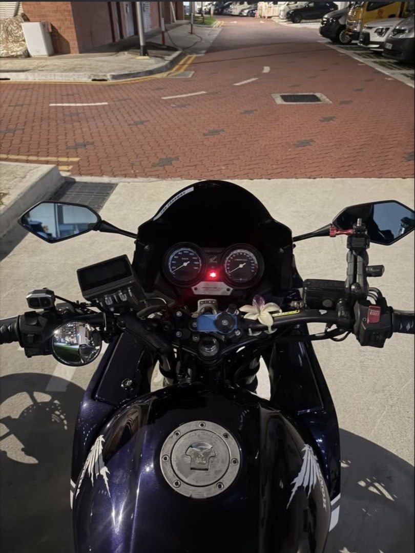 Side mirror (Category: Motorcycle Accessories) located in Singapore. Submitted by alberio (Listing ID 1468111439, Image 2). Description: Side mirror for fairing bike - Condition New - Blue lens RFS: Not to my liking.