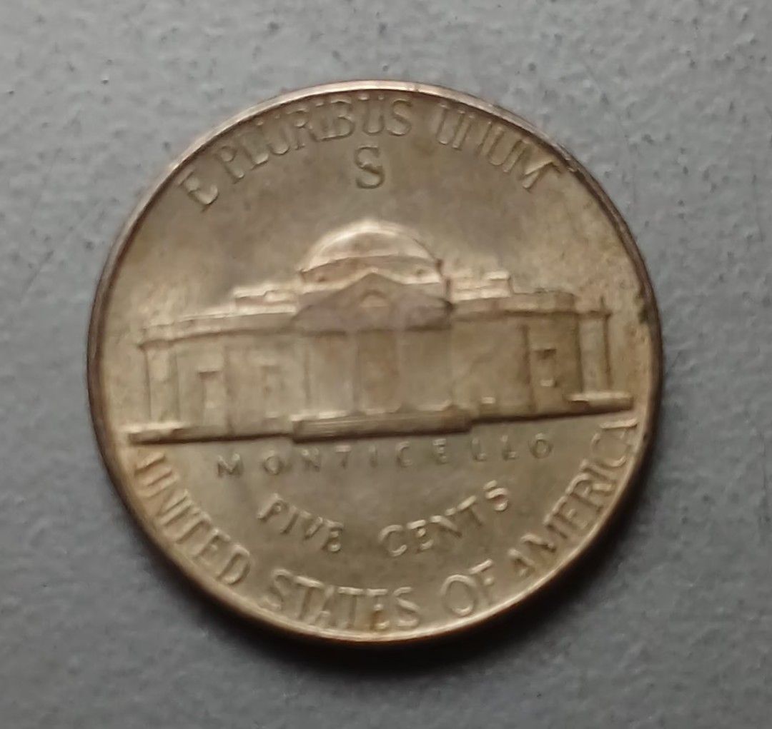 Silver coins 5 cents 1945 (Category: Currency) located in Lipa City. Submitted by MAGBABALOT7 (Listing ID 1468142153, Image 1). Description: silver coins.