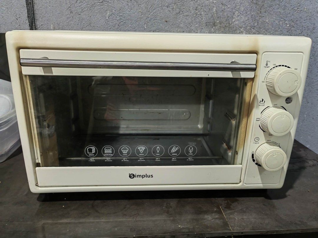 Simplus 30L Oven (Category: Bakeware) located in Manila. Submitted by reinzelle_tree (Listing ID 1468282766, Image 1). Description: Rfs . natambak nalang 3 months nagamit. yung flaws makikita sa picture..
