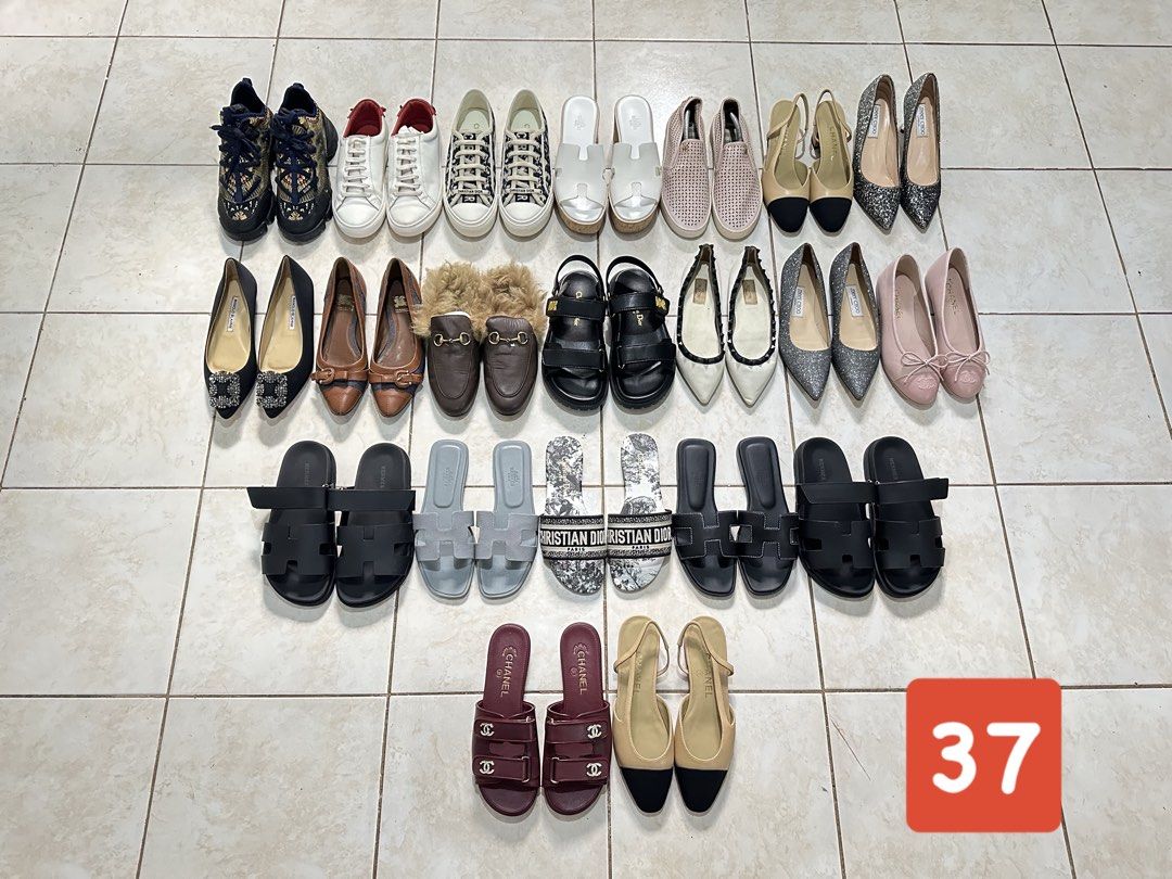 Size 37 (Category: Flats & Sandals) located in Marikina City. Submitted by georgiaprelovestuff (Listing ID 1468172316, Image 1). Description: size 37 PLEASE READ BEFORE MAKING AN OFFER: 🔹No inclusions since this is preloved 🔹NO to low ballers please 🔹NO meetups due to busy schedule 🔹If you make an offer, please get the item let's not waste each other's time 🔹NO return NO exchange NO cancellation 🔹Please manage your expectation since all ite