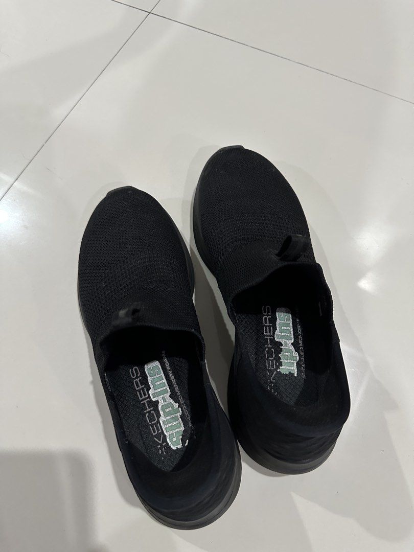 Skechers All Black Slip In (Category: Sneakers) located in Paranaque City. Submitted by sorajapanluxshoppe (Listing ID 1468059312, Image 3). Description: Sckechers Slip In All Black Shoes rfs : bit small size 7 needs bit of cleaning (will clean it before shipping) .