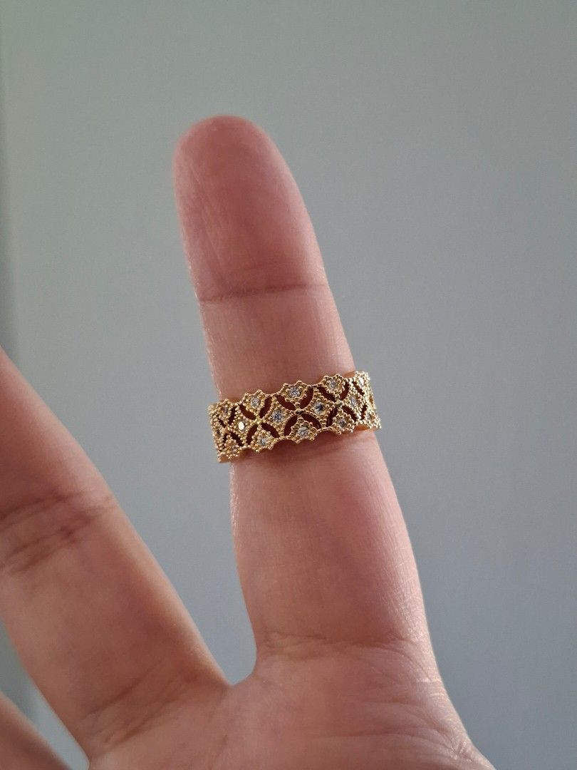 Small Diamond Patterns Sparkling Size 7 Gold Stainless Steel Ring (Category: Rings) located in Dasmarinas. Submitted by danabrie22 (Listing ID 1468178321, Image 1). Description: size 7 very well-made, excellent crafstmanship 10/10 condition brand new stainless steel & colored cubic zirconia stones made in Hongkong.