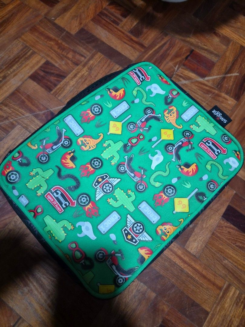 Smiggle insulated Lunch Bag croc design (Category: Diaper Bags & Wetbags) located in Antipolo. Submitted by mrcl715 (Listing ID 1468151313, Image 2). Description: .