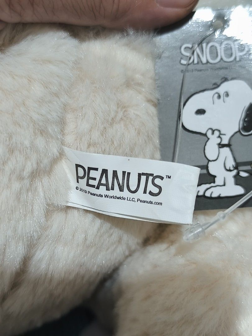 Snoopy (Category: Plushies & Soft Toys) located in Iloilo. Submitted by geselalpan30231 (Listing ID 1468223543, Image 3). Description: Take all for 2 snoopy.