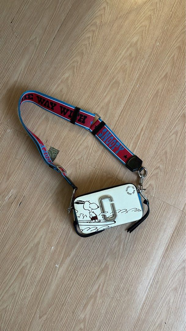 snoopy x marc jacobs (Category: Shoulder Bags) located in Cavite. Submitted by yshadaine (Listing ID 1468255197, Image 1). Description: .