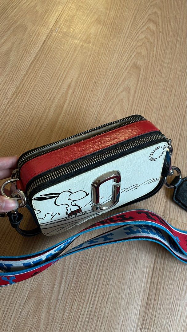 snoopy x marc jacobs (Category: Shoulder Bags) located in Cavite. Submitted by yshadaine (Listing ID 1468255197, Image 3). Description: .