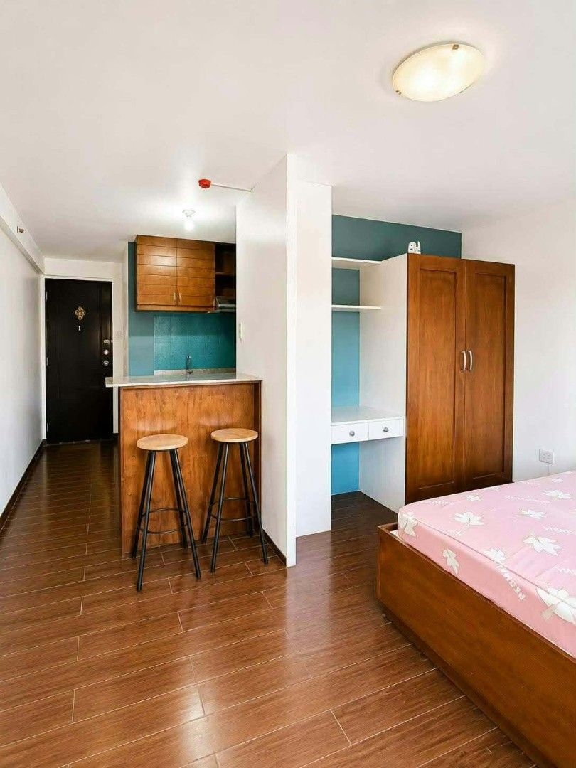 Solano Hills Condominiums (Category: Apartments & Condos) located in Las Pinas. Submitted by siegf80 (Listing ID 1468066578, Image 3). Description: Solano Hills Condominium – Building 5 Villongco Ave., Sucat, Muntinlupa City Experience comfortable city living in this well-maintained semi-furnished studio unit located in a peaceful mid-rise community with excellent accessibility to major establishments and business districts. Property Details: • S