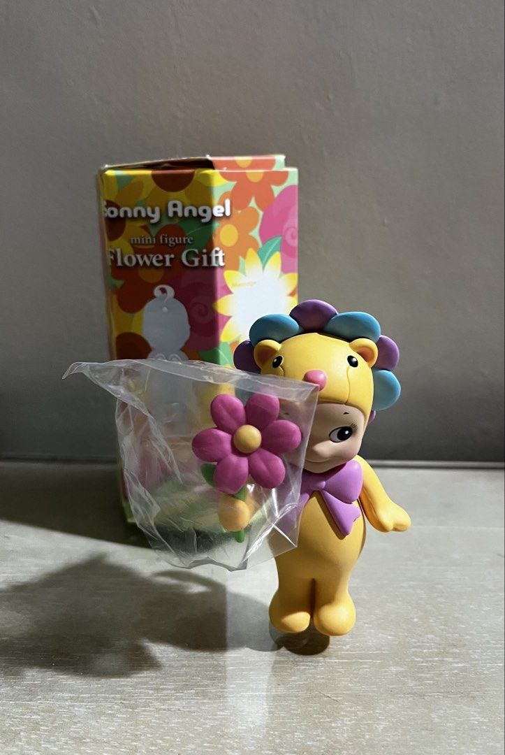 Sonny Angel Flower Gift (Category: Designer & Blind Box Toys) located in Pasig City. Submitted by murphy.finds (Listing ID 1468123794, Image 1). Description: RFS : Duplicate Bought at Fully Booked Podium With original box and foul.